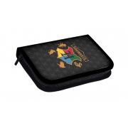 75794 Пенал корпусный Гарри Поттер. Размер: 19*11 см. Жесткий каркас прямоугольной формы на картоне с закругленными краями. Корпус покрыт полиэстером 210 ден. По краям имеется текстильная отделка. Одинарный пенал без наполнения закрывается с помощью