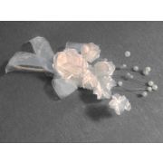 Бутоньерка три розы с жемчугом 10см (компл=2шт) ЧО1625