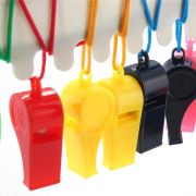 Свисток пластиковый на шнурке « Радуга » 5*2*2см ассорти (зеленый, розовый, желтый, синий, красный)