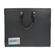 Папка для творчества А3+ с ткан. ручками DB-814 «Черная» 57х45см, пластик, на молнии, с  карманом внутри, в ПВХ пакете (1/12/48)